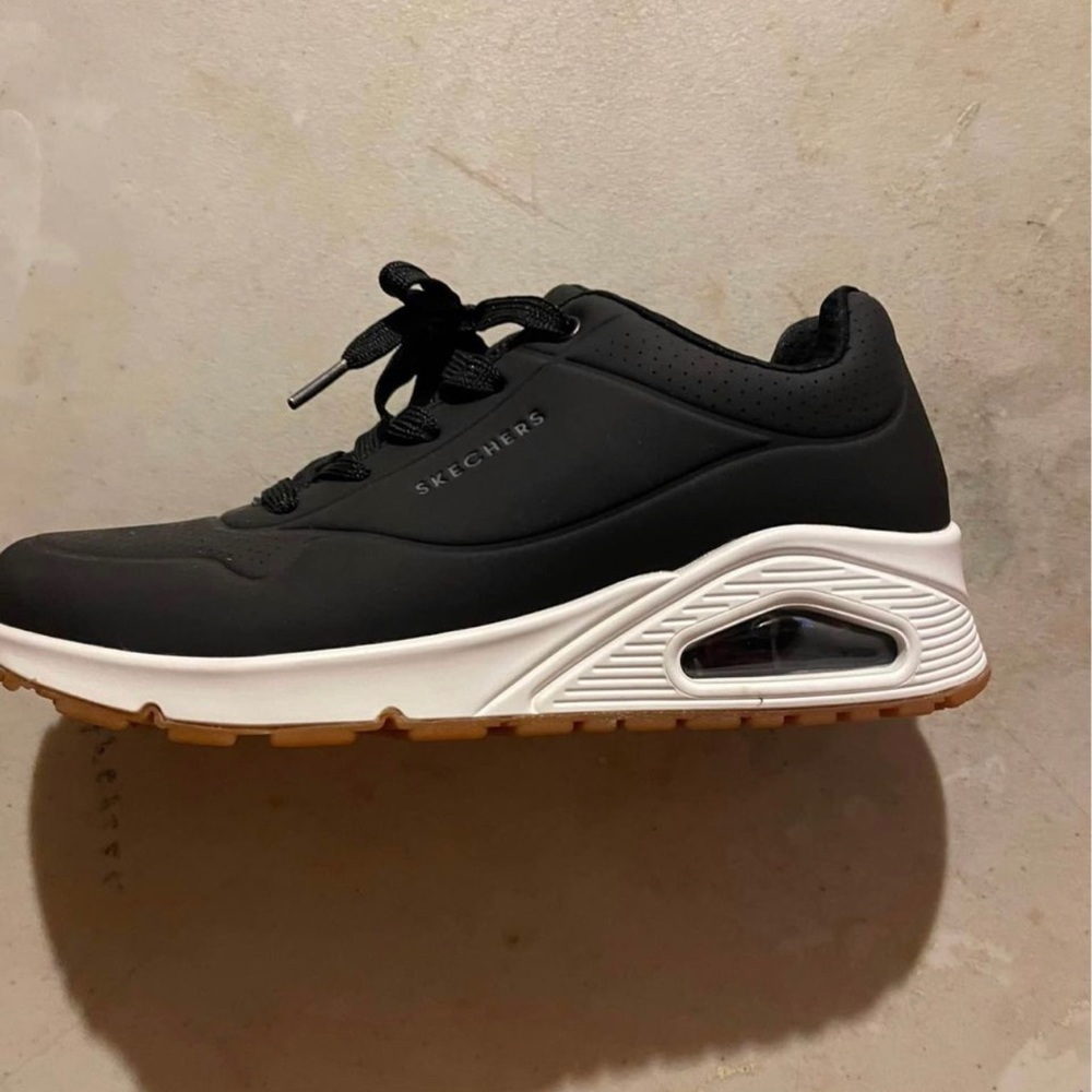 Sketchers 8.5 Brand new